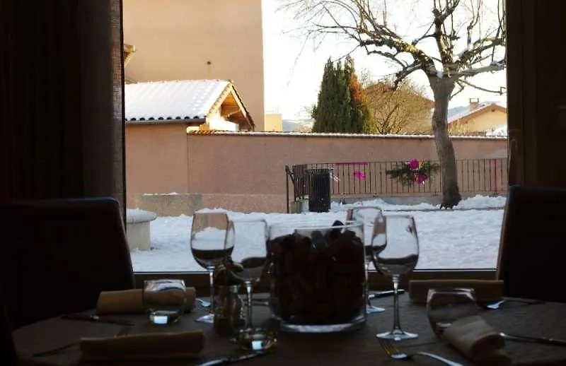 Le Place Neuve Brullioles Hotel