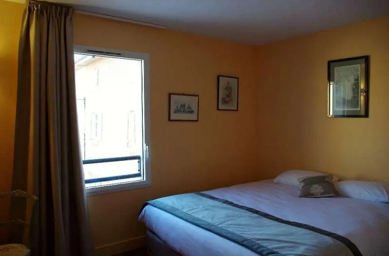 *** Hotel Le Place Neuve Brullioles Frankrijk