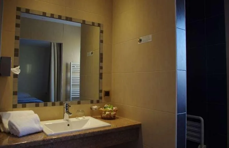 Hotel Le Place Neuve Brullioles